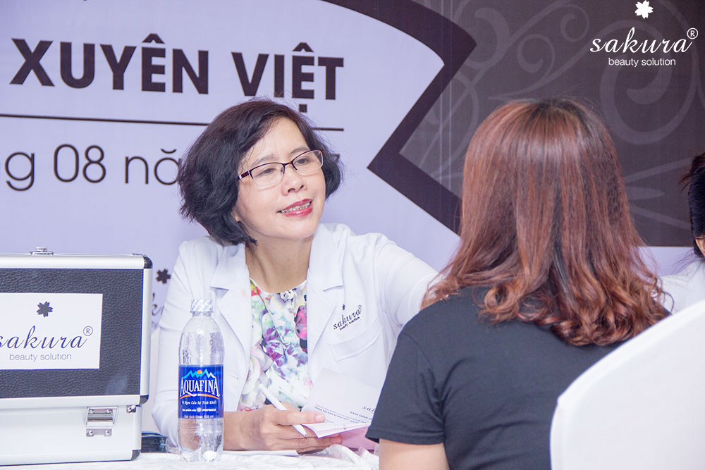 Sau Hà Nội, "Hành trình trị nám xuyên Việt" tiếp tục tư vấn điều trị nám chuyên sâu cho chị em 2 tỉnh Tây Nguyên