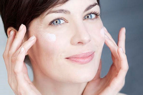 Bí quyết chăm sóc da giúp phụ nữ trung niên giữ gìn xuân sắc