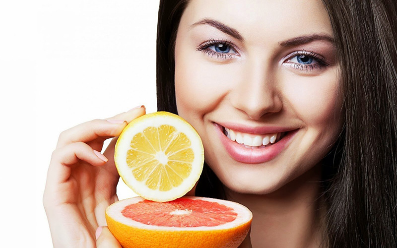 vitamin c giúp giảm viêm và bảo vệ làn da