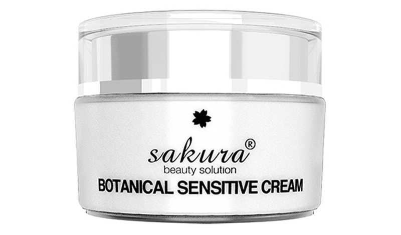 sakura botanical sensitive chứa nhiều hoạt chất thiên nhiên