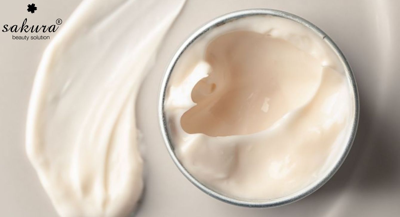 Sữa rửa mặt dạng kem là loại sữa rửa mặt có thành phần dầu